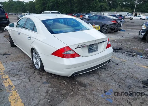 2011 Mercedes-Benz Cls 550 z USA, uszkodzony, nr VIN WDDDJ7CB8BA171036